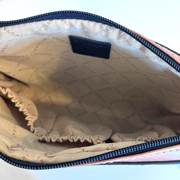 Bvlgari Bulgari Emirates First Class Travel Dopp Bag Pebbled Black & Tan New - Picture 5 of 7